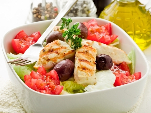 Маміни секрети "Салат із куркою, кукурудзою й ананасами"