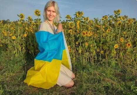  «Я втекла з України, щоб вижити. І знайшла демократію там, де не народилася» - Olena Lypovenko