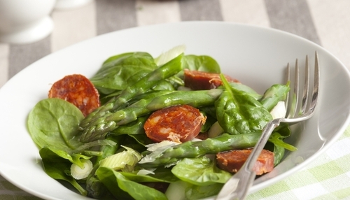 Бабусині страви: "Салат зі спаржею, беконом і розмарином"