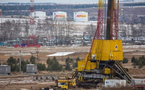 Видобуток нафти в росії просів нижче квоти ОПЕК+ на тлі санкцій і атак дронів, - Bloomberg