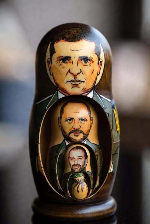 "Головне питання: "чи був Зеленський в долі?" - насправді вирішується елементарно просто" - Джон Сміт