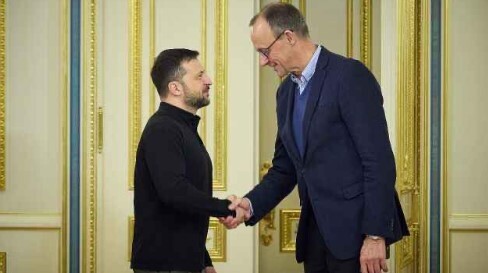 Канцлер просит президента Украины остановить волну мужчин, бегущих в Европу