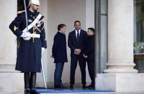 "АЛІ-БАБА І ДИПЛОМАТИЧНА ЗАВІСА" - Ростислав Павленко