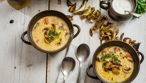 Бабусині страви: "Розсольник: ароматний грибний суп"