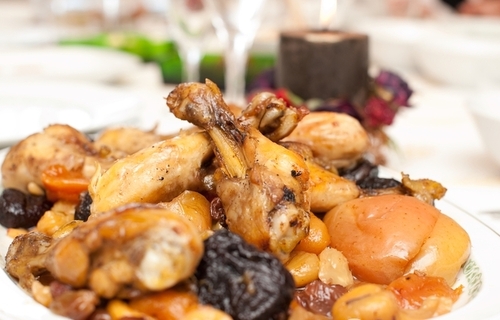 Маміни секрети "Курка з картоплею та чорносливом в мультиварці"