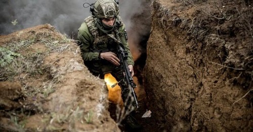 "Жизнь она сложнее чем черное, белое и серое" - Кирилл Данильченко