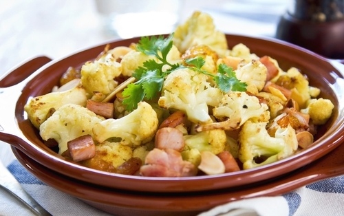 Маміни секрети "Тушковане м'ясо з цвітною капустою"