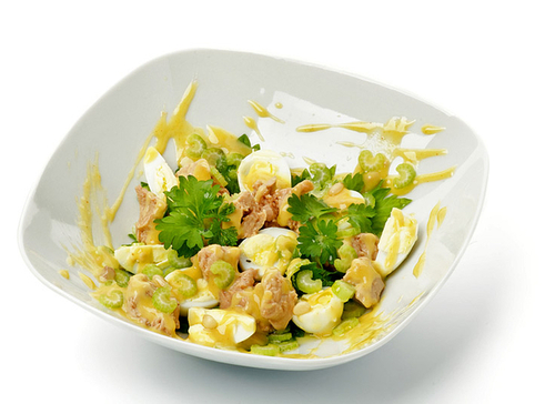 Маміни секрети "Салат із печінки тріски і перепелиних яєць"