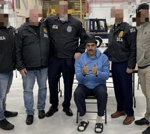 Сито Сократа: Мадуро пал, Путин в уме