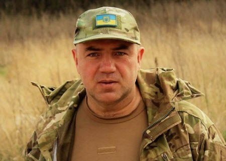 "За деревами лісу не бачать" - Роман Донік
