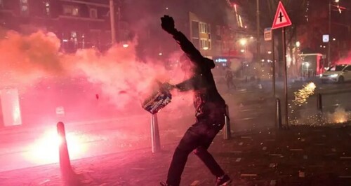 Насильство на Новий рік у Нідерландах: горіла столітня церква, є загиблі через піротехніку