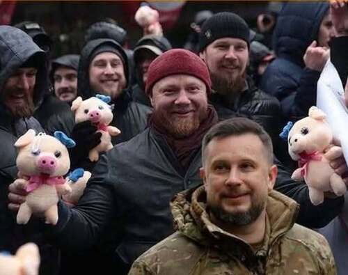 Політична маніпуляція, яка не витримує зіткнення з реальними фактами