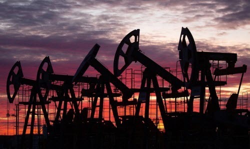 Видобуток сирої нафти в Росії у грудні скоротився через санкції США