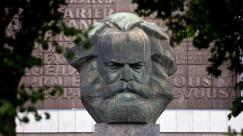 Карлу Марксу сделают трепанацию черепа