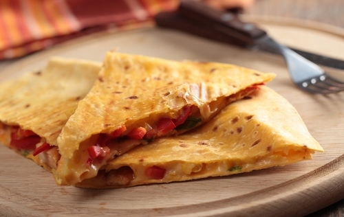 Маміни секрети "Кесадільяс з курячим м'ясом"