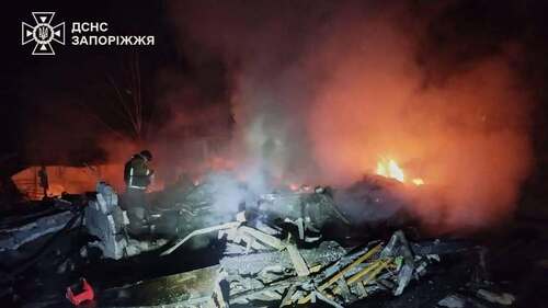 Кремль перешел на трехдневную неделю