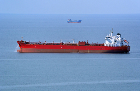 Евросоюз стал обсуждать полный запрет транспортировки российской нефти вместо ценового потолка