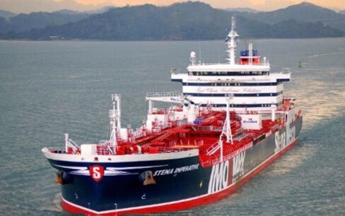 Иран атакует американские корабли