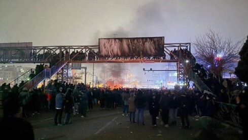 Похороны жертв режима аятолл превращаются в похороны режима