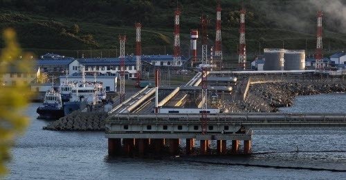 Найбільші нафтові компанії Індії почали відмовлятися від закупівель російської нафти, – Reuters