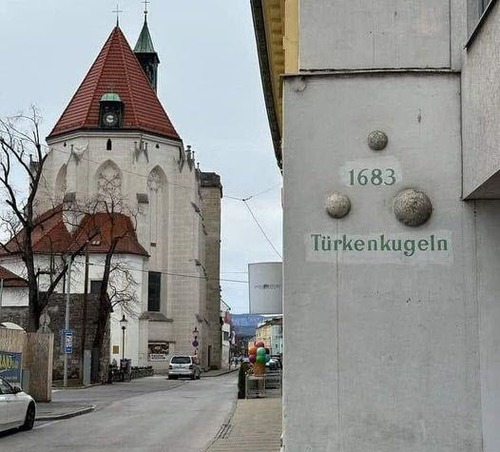 "Турки доходили до центра Европы, осаждали и дважды пытались взять Вену — в 1529 и 1683 годах" - Дмитрий Чернышов