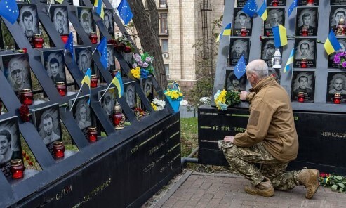 "Сьогодні день Героїв Небесної Сотні" - Костянтин Корзун