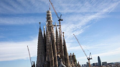 На самый высокий храм в мире поставили немецкий крест