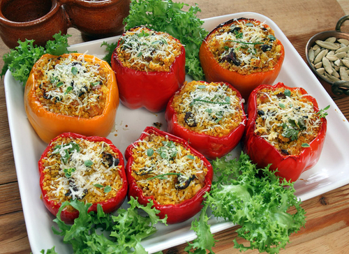 Маміни секрети "Фарширований перець з грибами і кускусом"