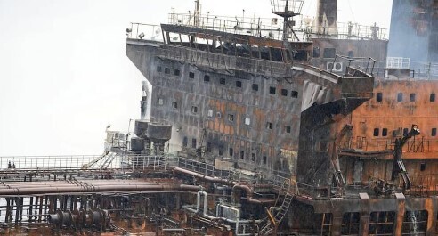 Иран атаковал еще два танкера