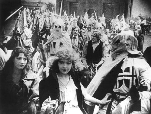 "Про миланскую олимпиаду и венецианское биеннале — дескать, искусство и спорт вне политики" - Дмитрий Чернышов