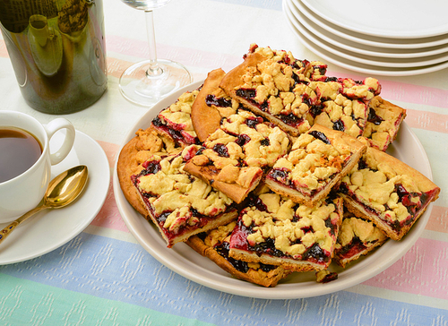 Бабусині страви: "Пиріг із варенням"