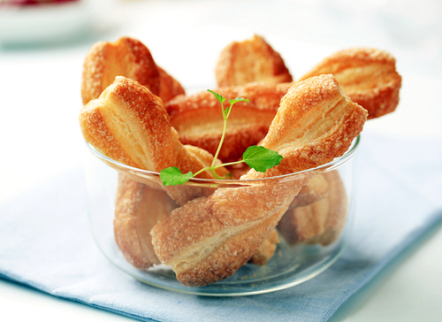 Бабусині страви: "Цукрові палички з листкового тіста"