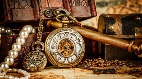 9 квітня - Всесвітній день антикваріату: Прикмети та забобони