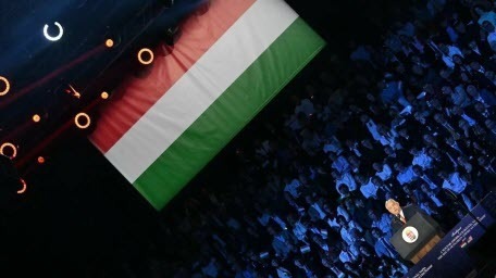 Сито Сократа: Закат «нелиберальной демократии»Орбана