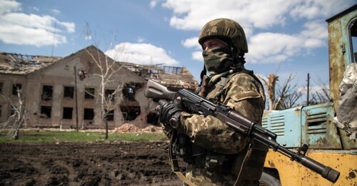 США в свій час після В'єтнаму 16 років лікувалися від "в'єтнамського синдрому" - Джон Сміт