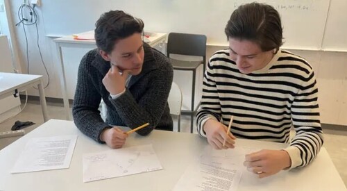 Менше гаджетів: чому шведські школи повертаються до паперових книжок і підручників