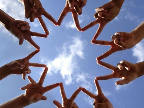 24 квітня - Міжнародний день солідарності молоді: Прикмети та забобони