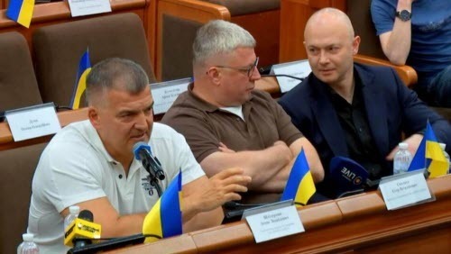 "Члени ОЗУ "новиє ліца", дружки Зе за часи його президентства стали доларовими мільярдерами" - Джон Сміт