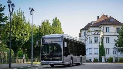 У Швейцарії запустили безкоштовний автобус «у нікуди» — і він став хітом!