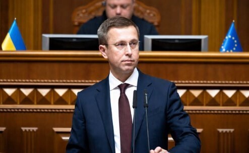 "КАРТОНКИ — ДЛЯ НАРОДУ, КАБМІН — ДЛЯ КОРПОРАЦІЙ" - Владислав Смірнов