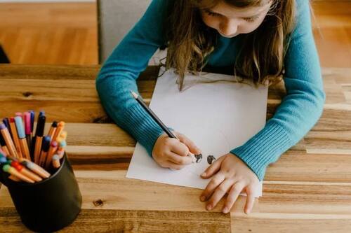 Українські родини в Польщі можуть отримати до 400 zł на підготовку дітей до школи