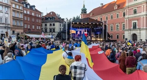 Від жертв війни до конкурентів. Чому ставлення поляків до українців змінилося так радикально