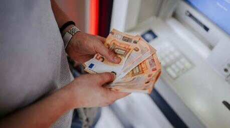 У ЄС готують нові правила зняття готівки: що зміниться для клієнтів банків?